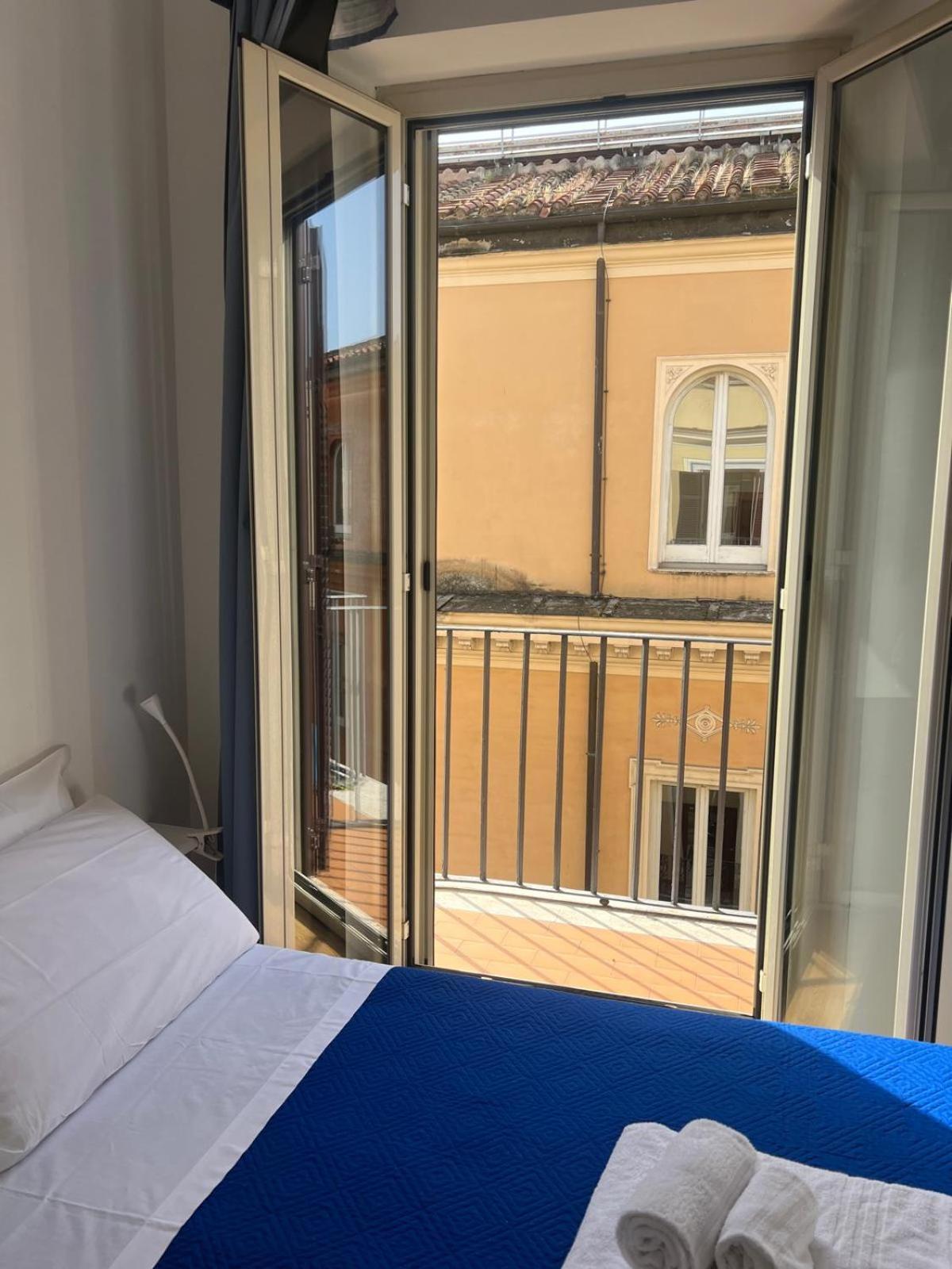 Sunshine Apartment Рим Экстерьер фото